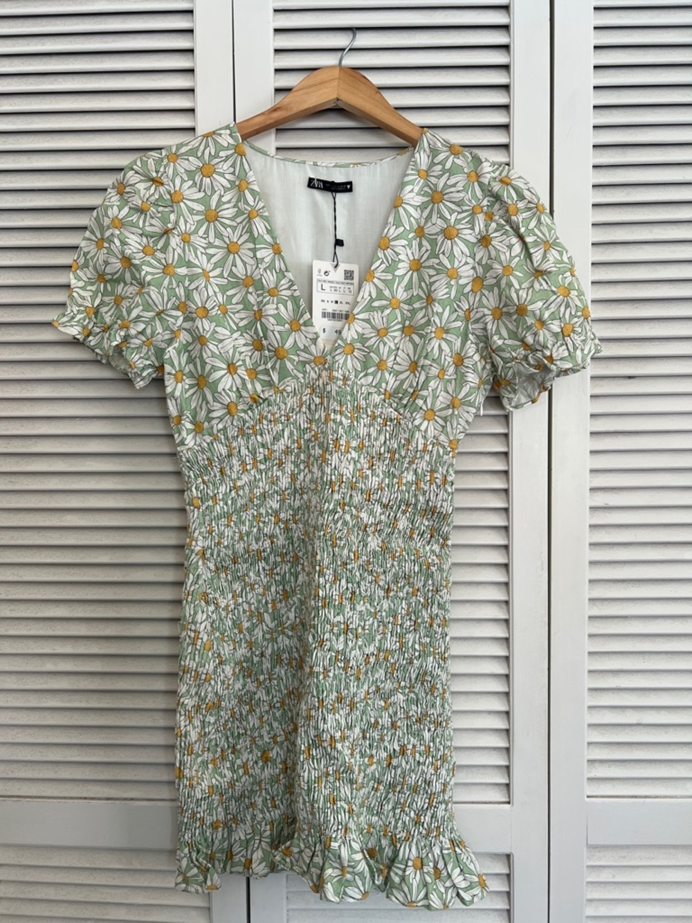 ZARA Light Green Daisy Smocked V-Neck Tunic